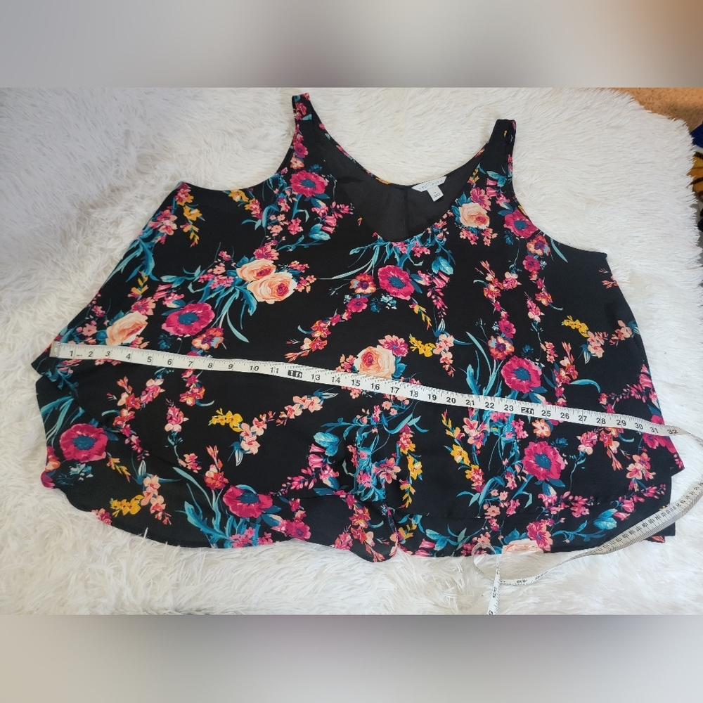 Sweet Heart V Neck Blouse Floral Layered Sleeveless Blouse - Black and Pink XL - Picture 11 of 14